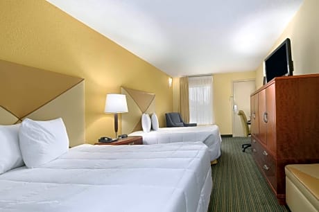 1 King Bed Mobility Accessible Room Non-Smoking