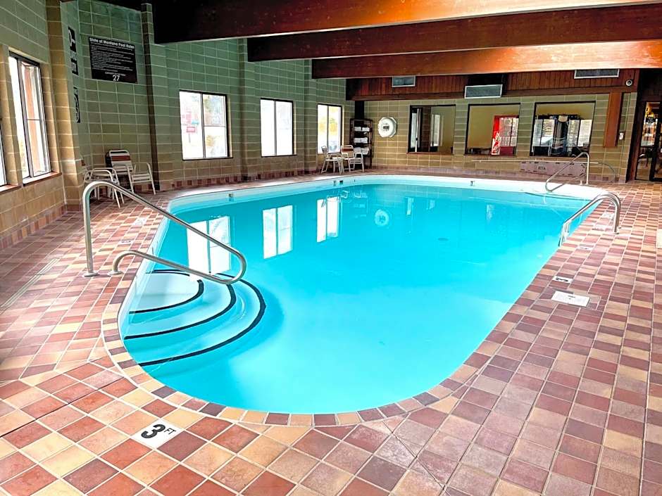 Beartooth Hideaway Inn & Cabins