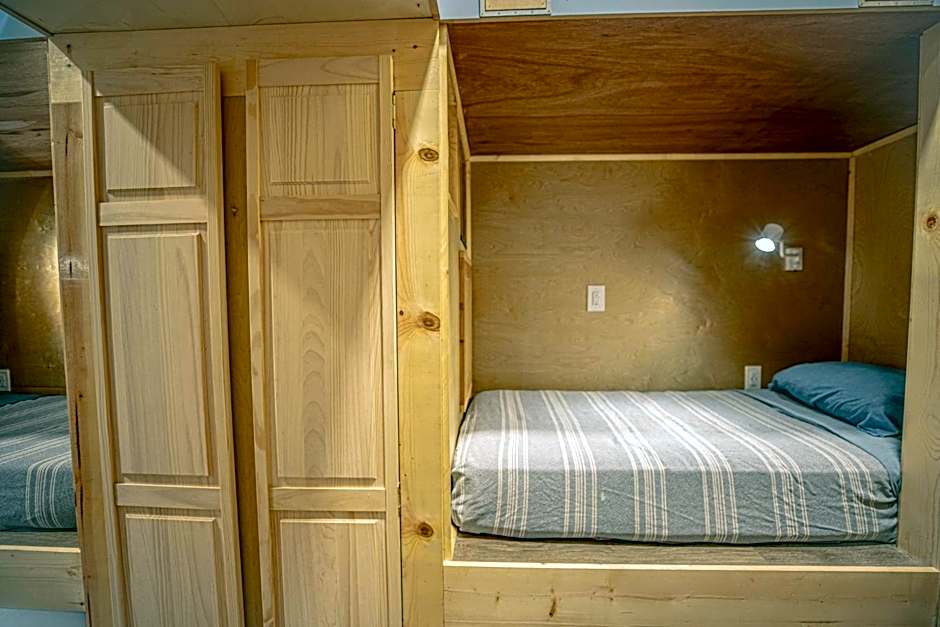 Social Stays - Santa Barbara's FIRST hostel on State Street