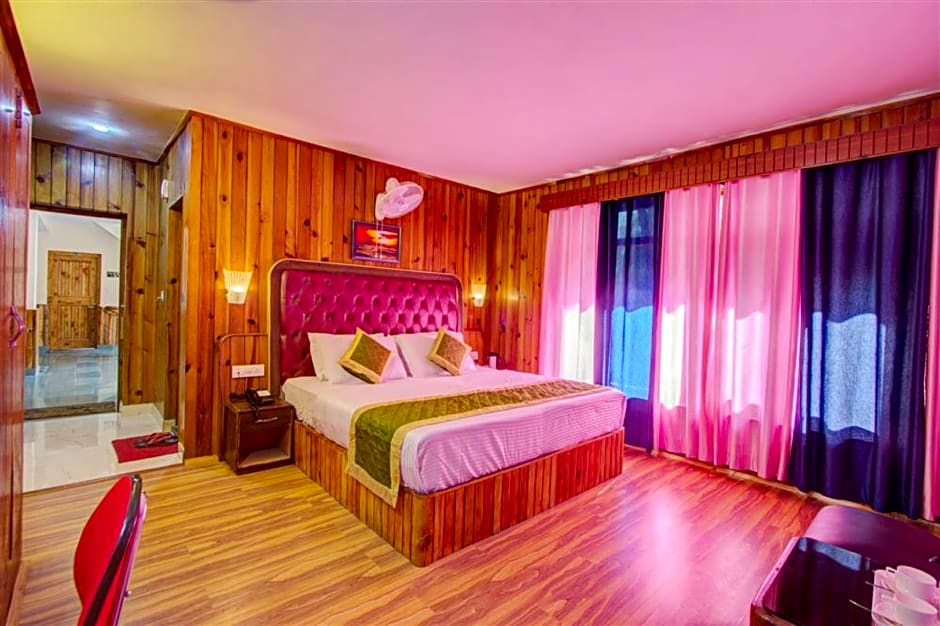 Goroomgo Samiru Manali 