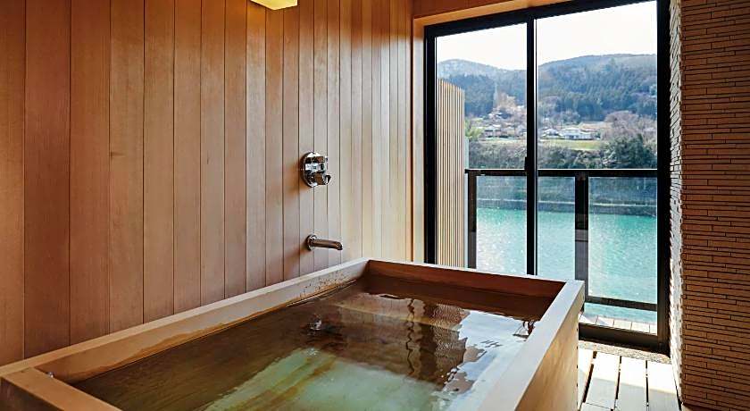 River Retreat Garaku