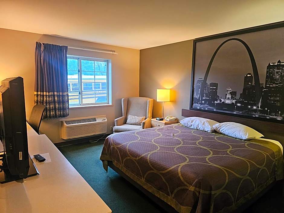 Super 8 by Wyndham Ava