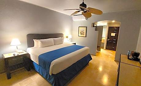 Deluxe Room Pool View 2 Queen Beds