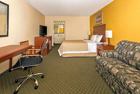 Deluxe King Room - Non-Smoking