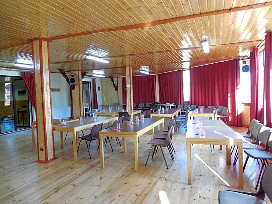 Complex Pastravaria Albota