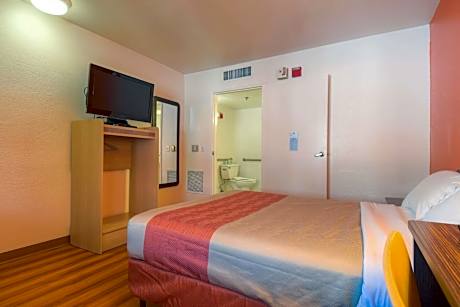 Double Room - Disability Access - Smoking