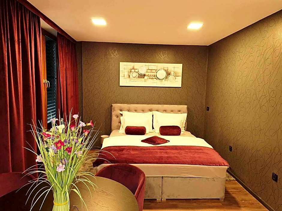 Arcobaleno Apartments & Rooms