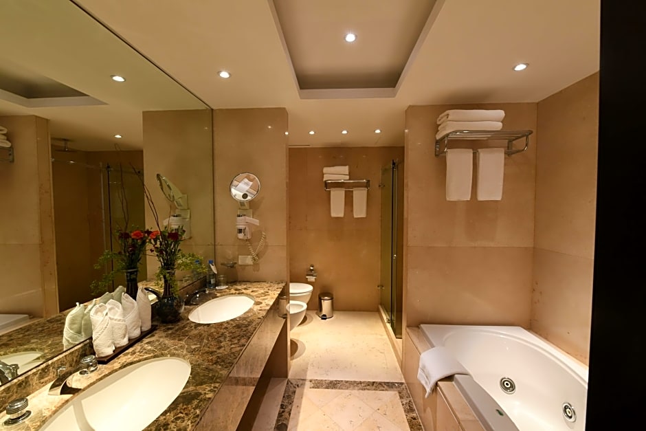 Le Bristol Hotel