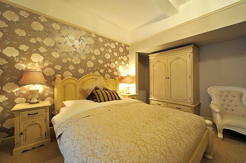 Photo 1 of 5 of Executive 1 King Bed
