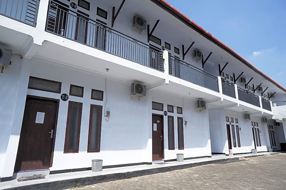 OYO Life 92886 Rumah Nyaman Radhika 2 Syariah