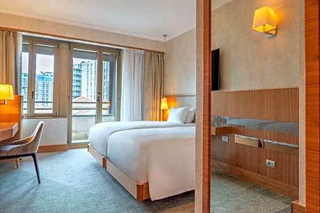 Deluxe Refurbished Twin Guest Room