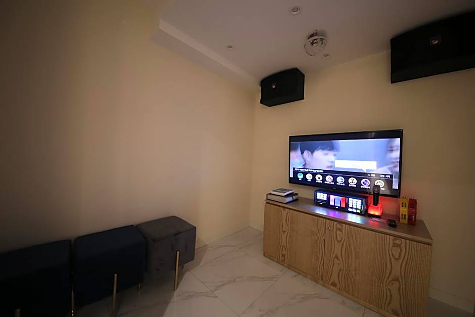 Photo 1 of 10 of Family Suite