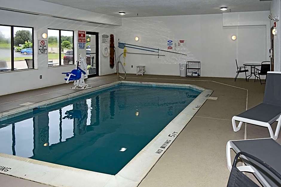 Quality Inn & Suites Brooks Louiville South