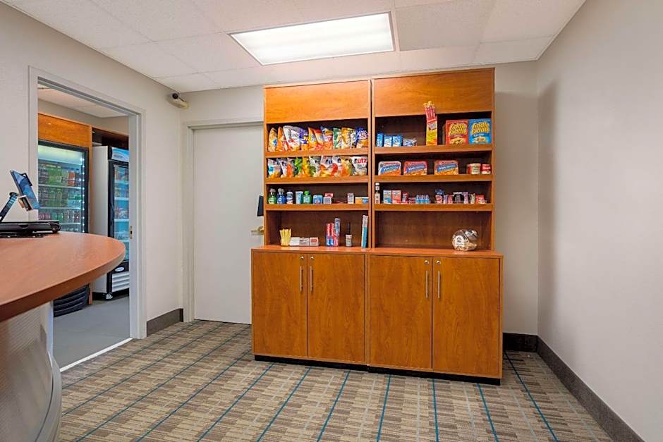MainStay Suites Wilmington - University Area