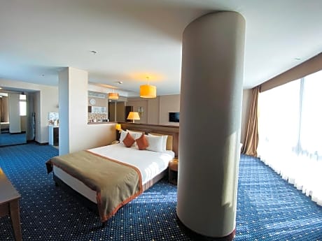 Executive King Suite