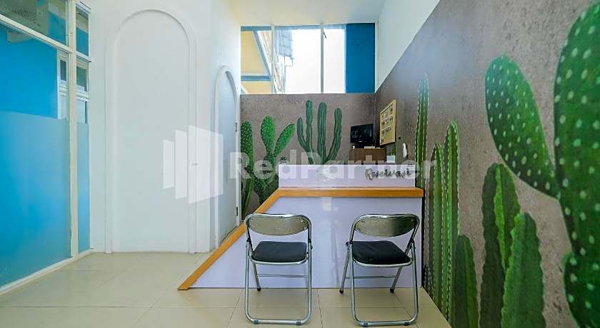 Grand Kencana Guesthouse Syariah near Wisata Bahari Lamongan Mitra RedDoorz