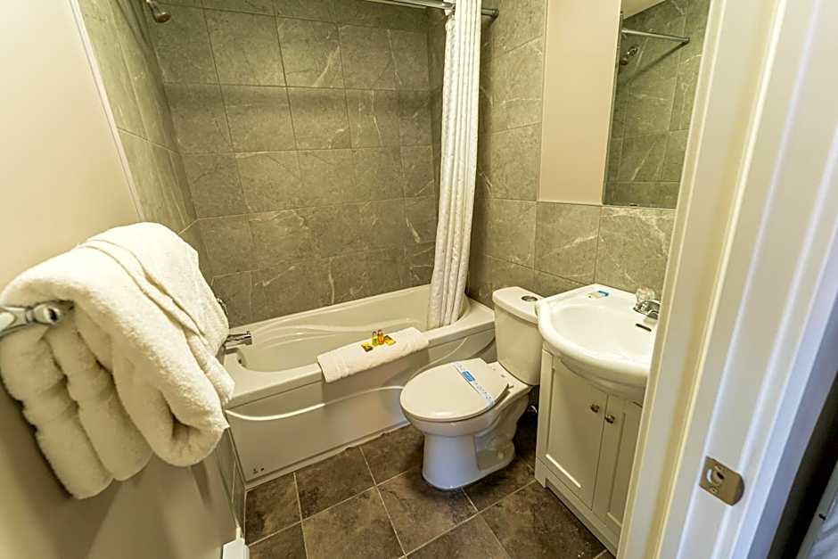 Hinton Highway Inn