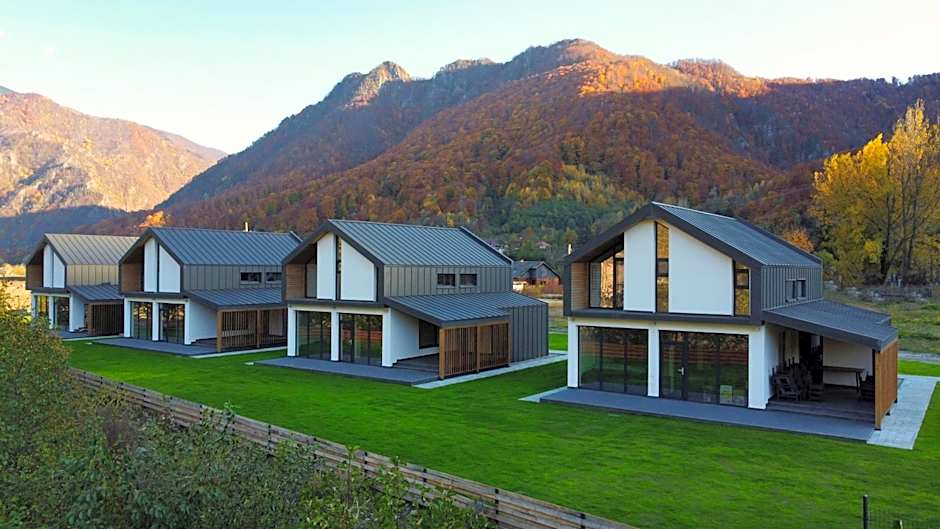 Complex Lunlo Village