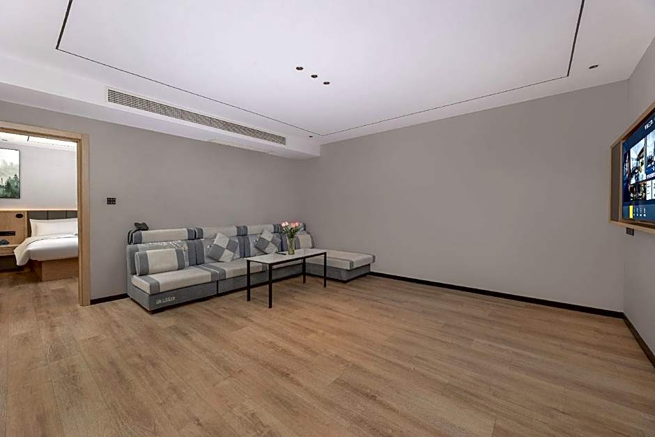 GreenTree Inn JiangSu Wuxi Jiangyin Huashi Avenue Huaxi Village Business Hotel