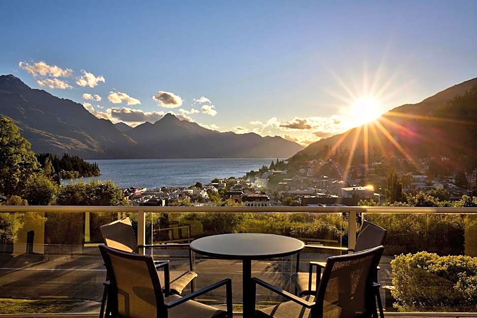 Queenstown House Bed & Breakfast and Apartments