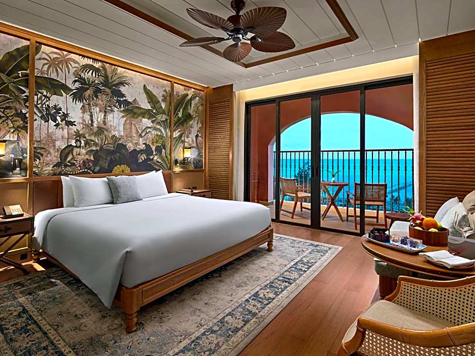 Photo 1 of 6 of Deluxe 1 King Bed, Sea View, Balcony