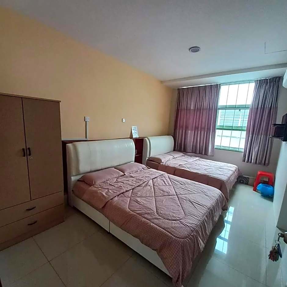 EASY HOMESTAY LUKUT NS