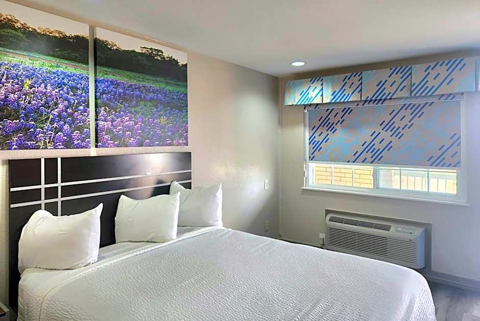 Days Inn by Wyndham Baytown TX