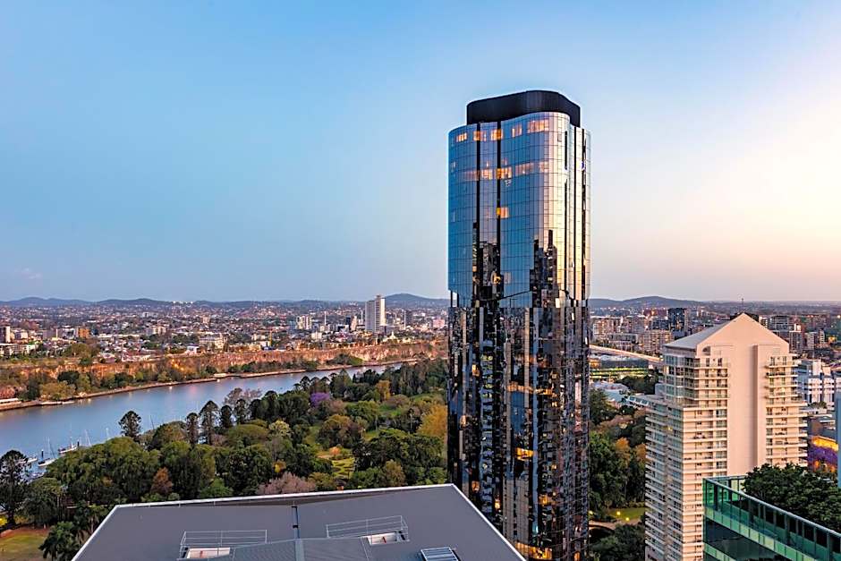 Oaks Brisbane River City Suites