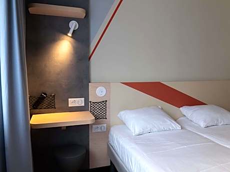 Standard Room with Two Single Beds - Non-Smoking