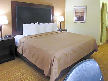 1 King Bed, Nonsmoking