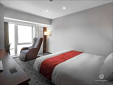 Deluxe King Room with No View