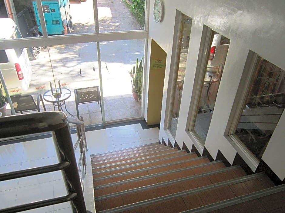 Tiptop Tower Suite Inn