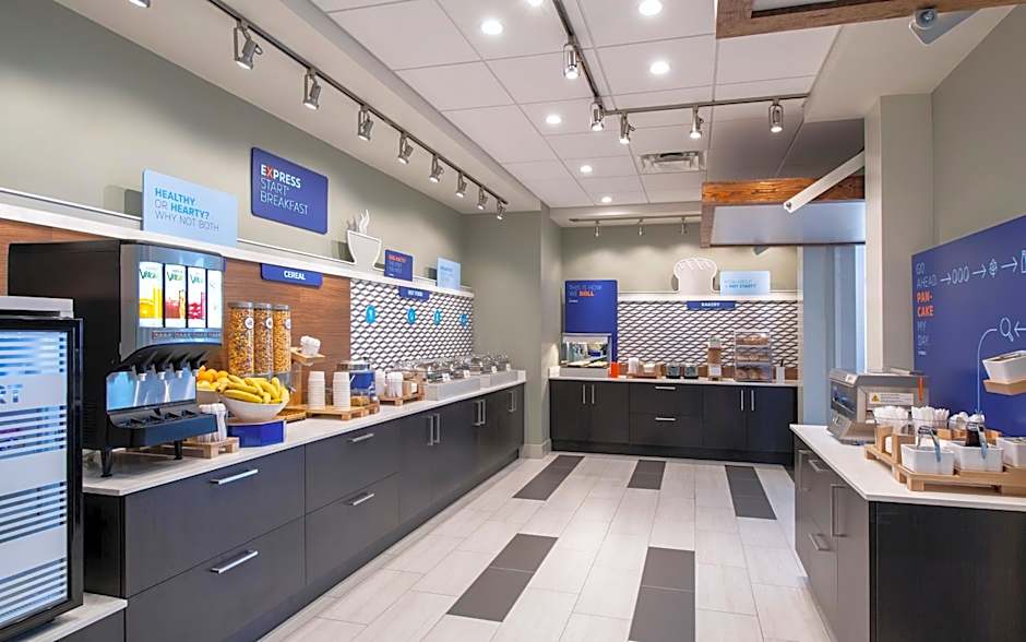 Holiday Inn Express Kelowna - East By IHG