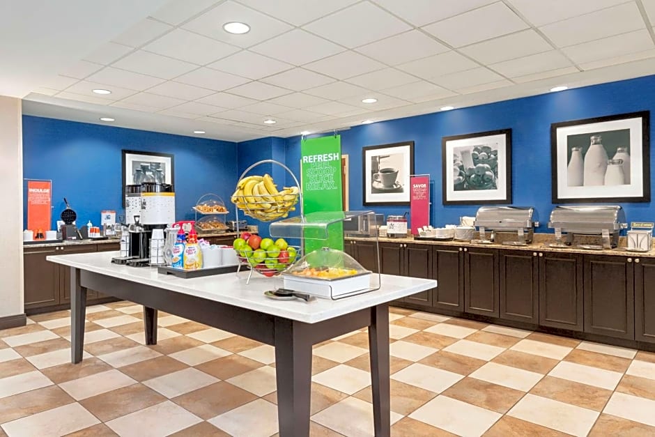 Hampton Inn By Hilton & Suites Atlanta Airport West/Camp Creek Pkwy