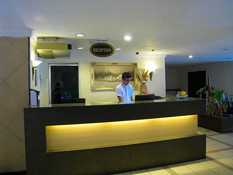 Hotel Centrepoint (Self Check In After 5PM)