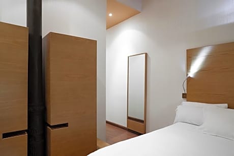 DOUBLE ROOM (1AD)