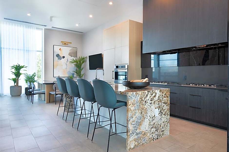 Level Long Beach - East Village