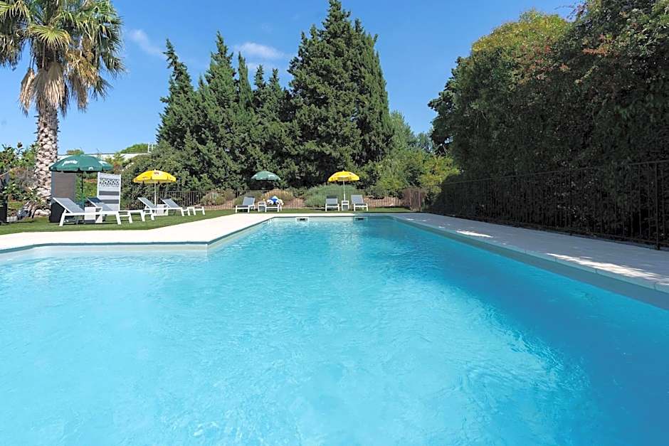 Brit Hotel Avignon Sud Le Calendal
