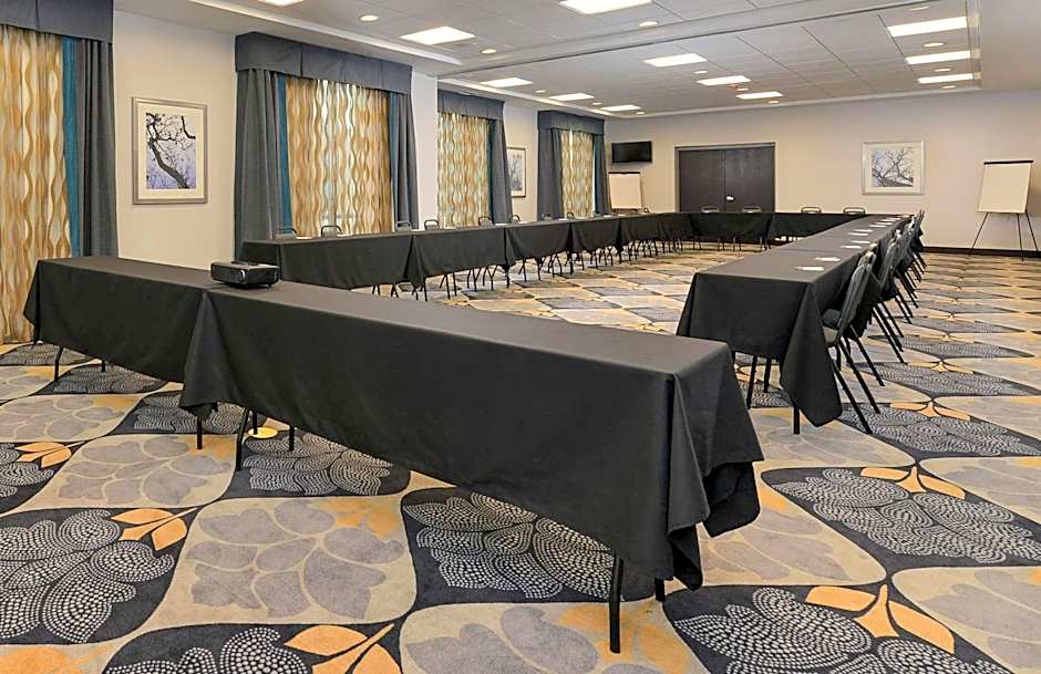 Hampton Inn By Hilton & Suites Des Moines Downtown