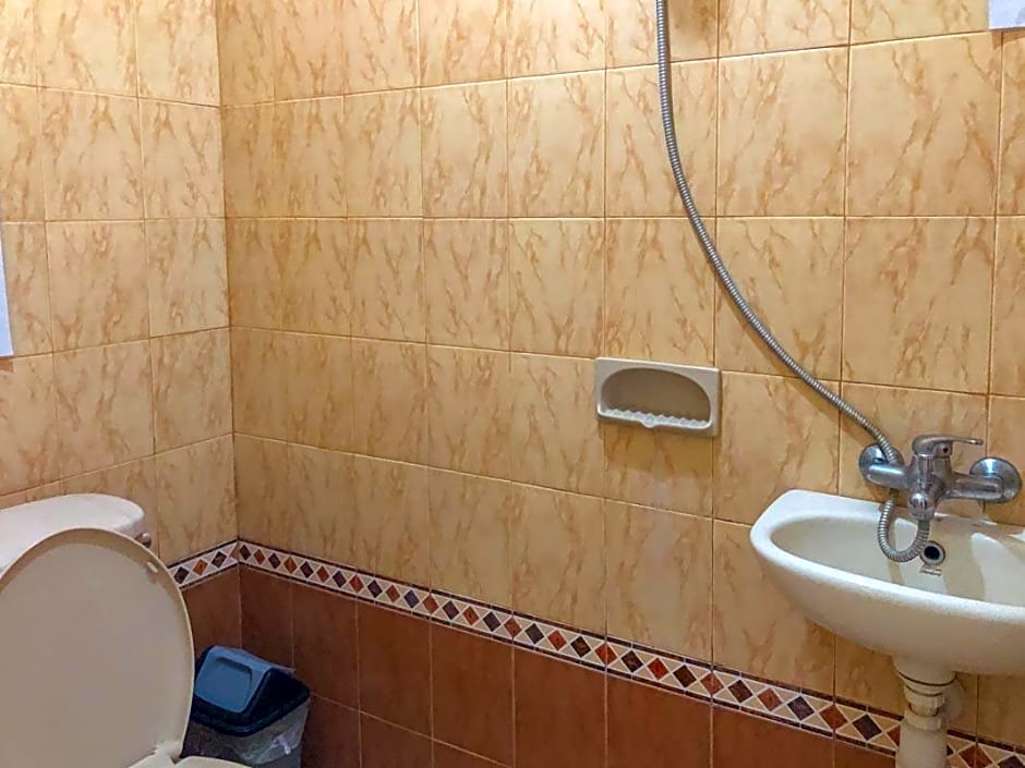 RedDoorz Syariah near Pasar Sleko Madiun 