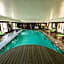 Holiday Inn Express Hotel & Suites Clinton By IHG