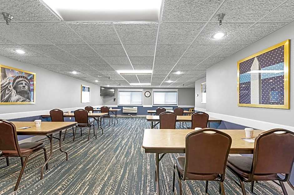 AmericInn by Wyndham Sauk Centre