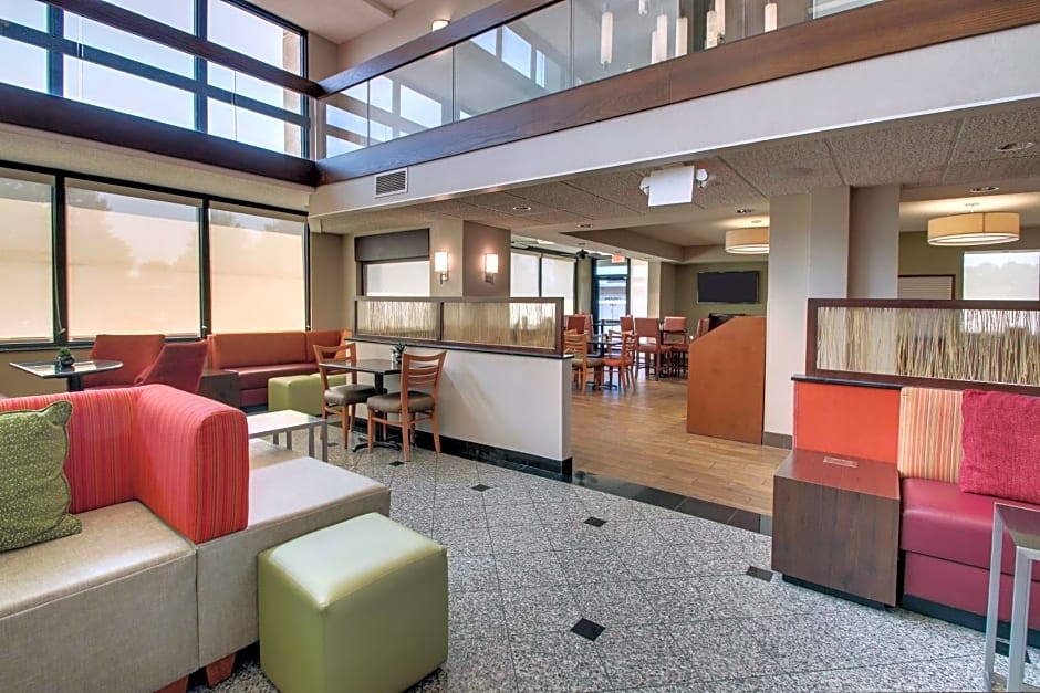 DRURY INN & SUITES EVANSVILLE EAST