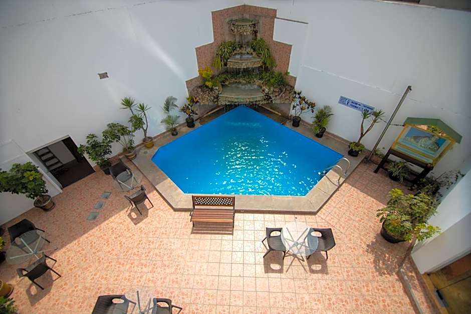 Miraflores Colon Hotel