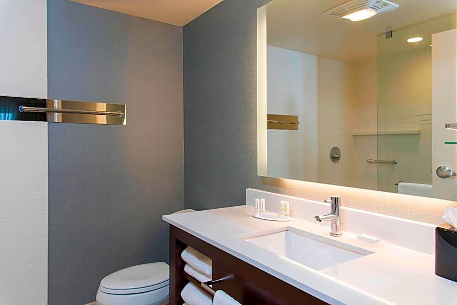 Residence Inn by Marriott Milwaukee West
