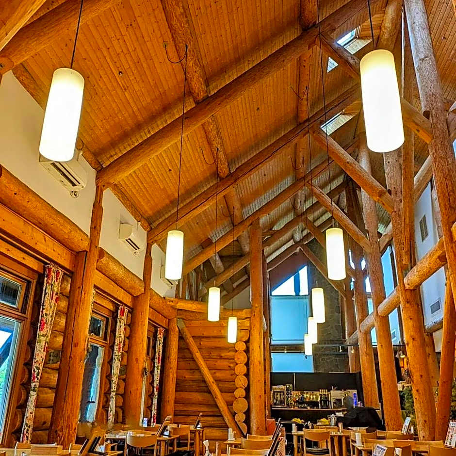 Log Hotel The Maple Lodge