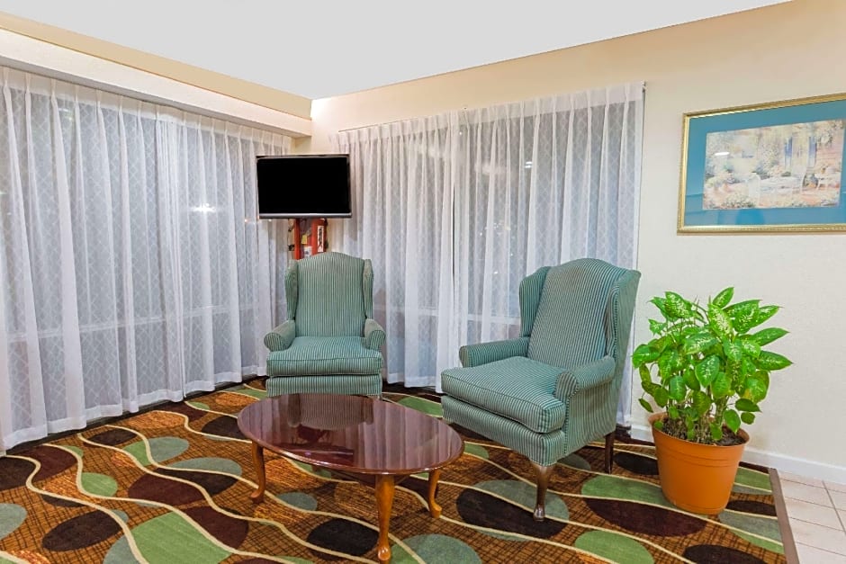 Super 8 by Wyndham Stafford