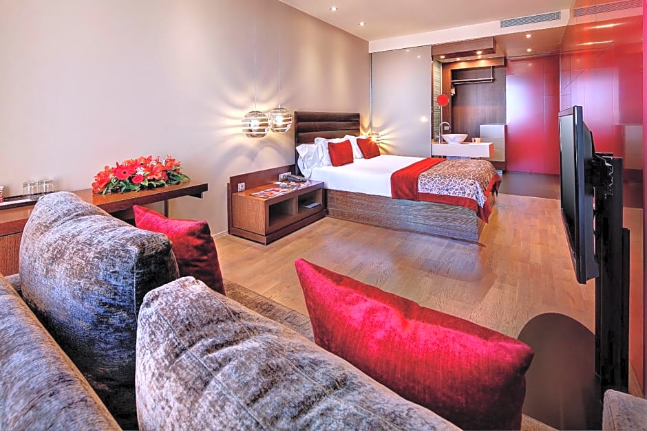 Olivia Plaza Hotel