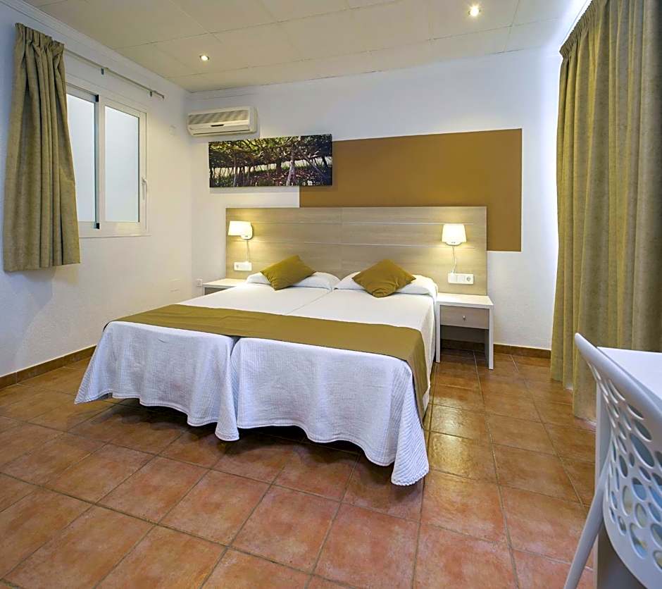 Hostal Adelino