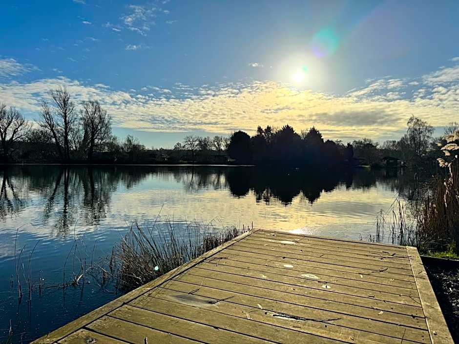 Woodlakes Park By Liv Retreats